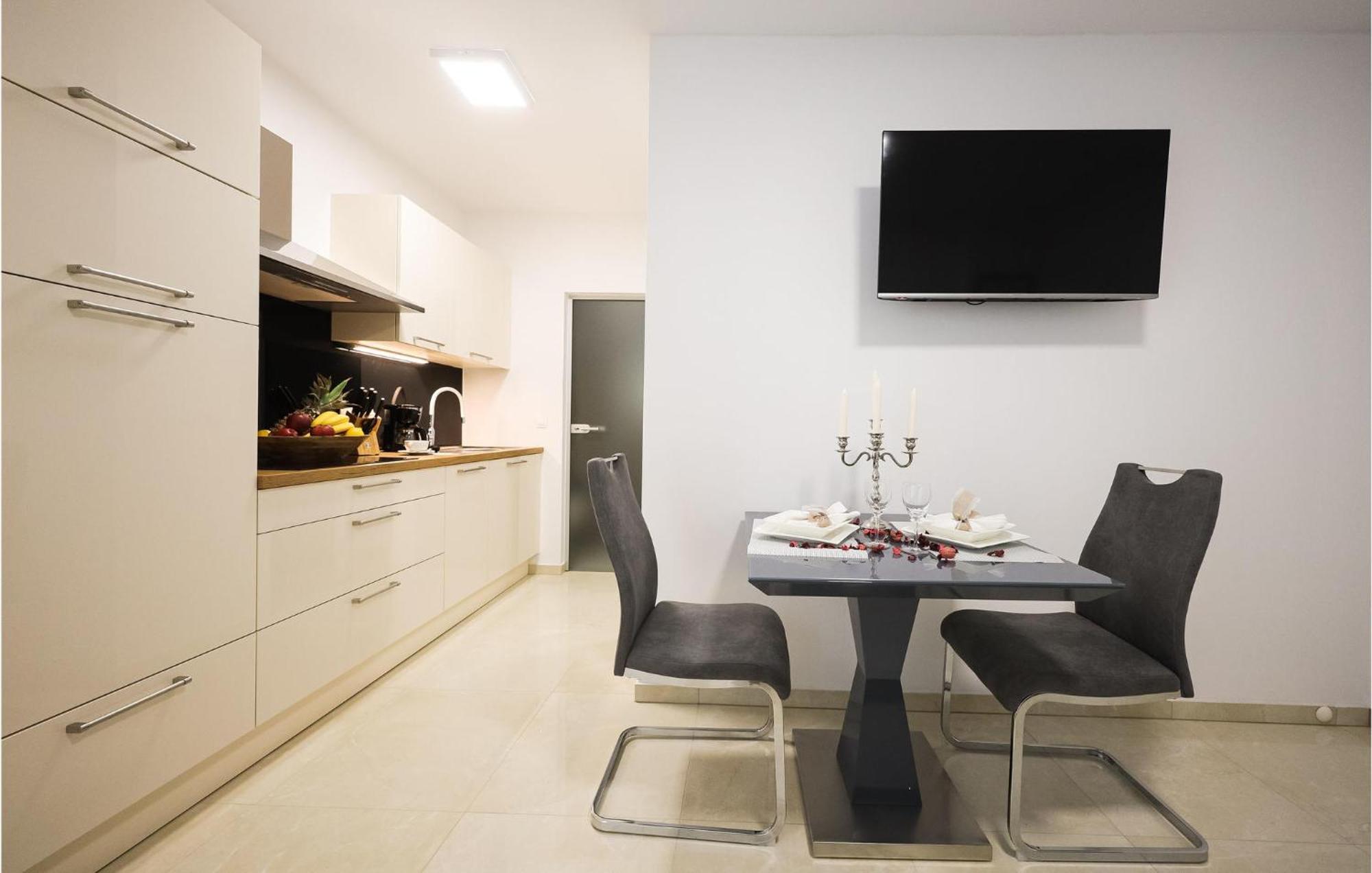 Lovely Apartment In Zadar With Wifi Exterior photo
