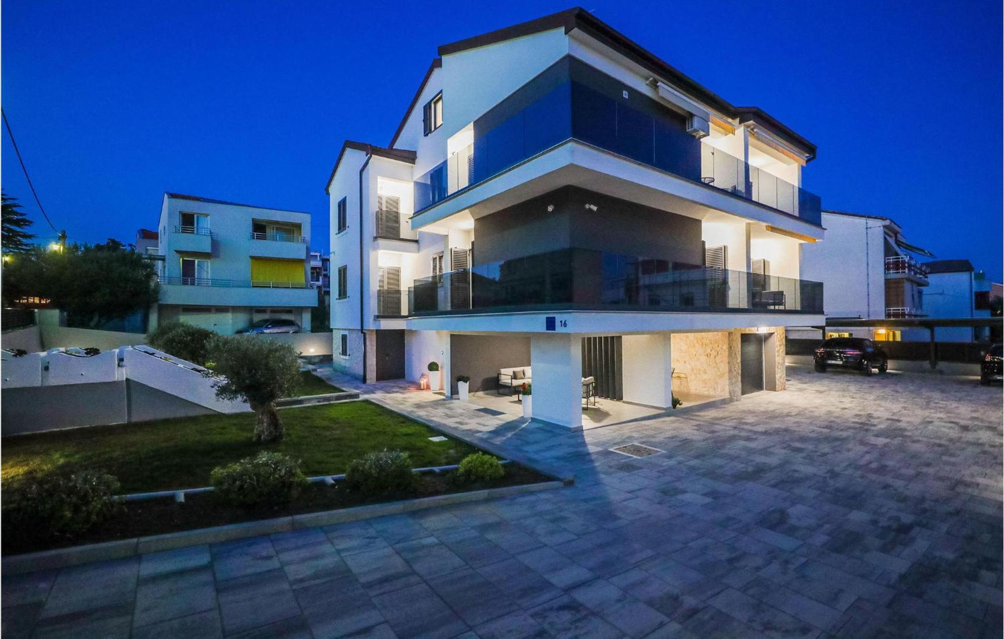 Lovely Apartment In Zadar With Wifi Exterior photo