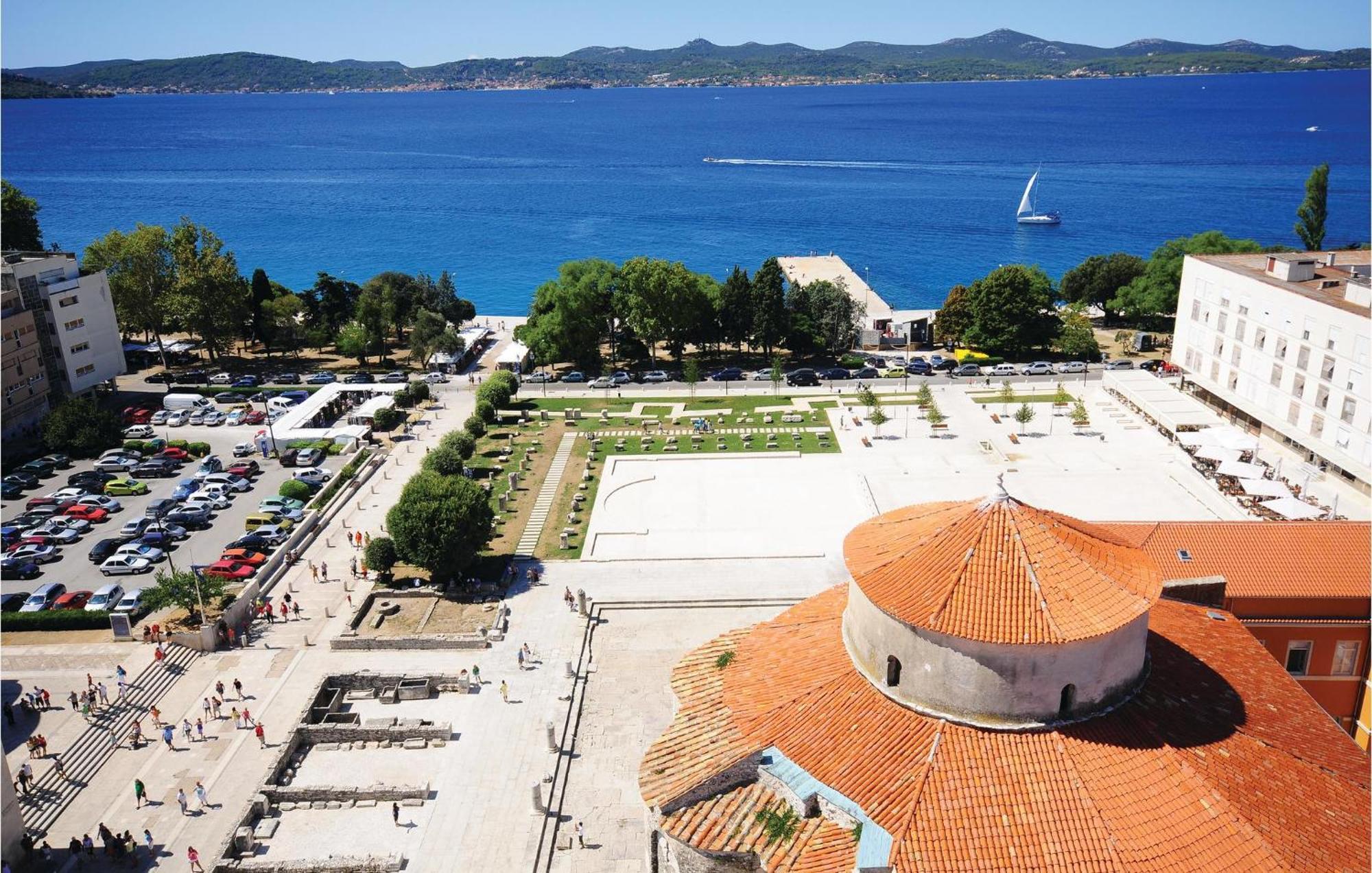 Lovely Apartment In Zadar With Wifi Exterior photo